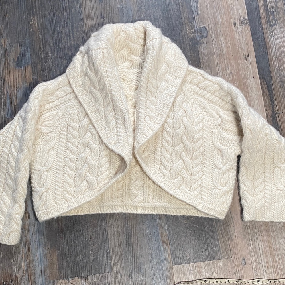 Handmade wool Cable Knit Women's cropped cardigan
